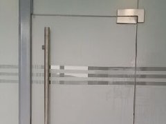 婚紗城展廳磨砂膜案例